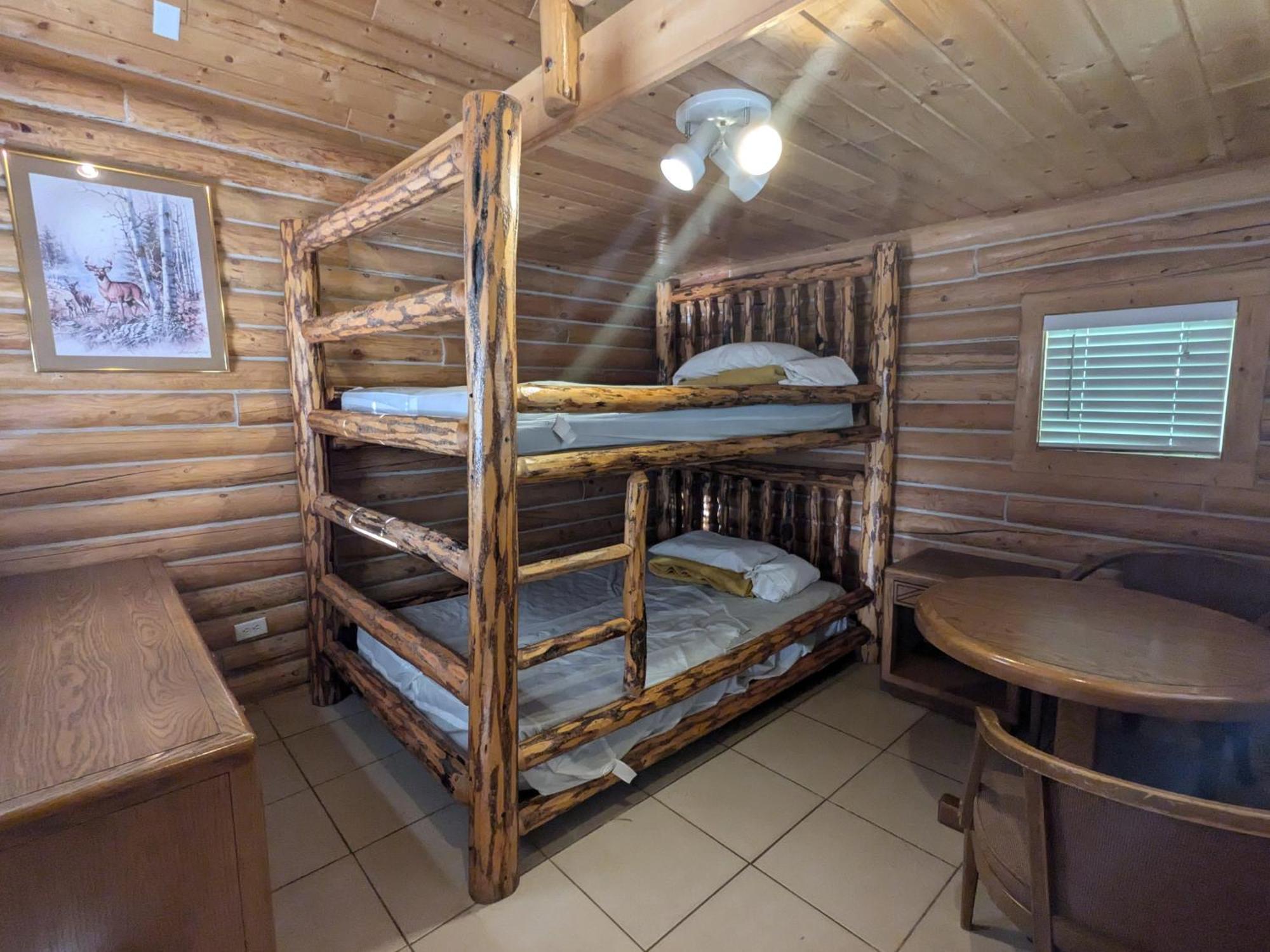 Jared'S Wild Rose Ranch Resort Island Park Room photo