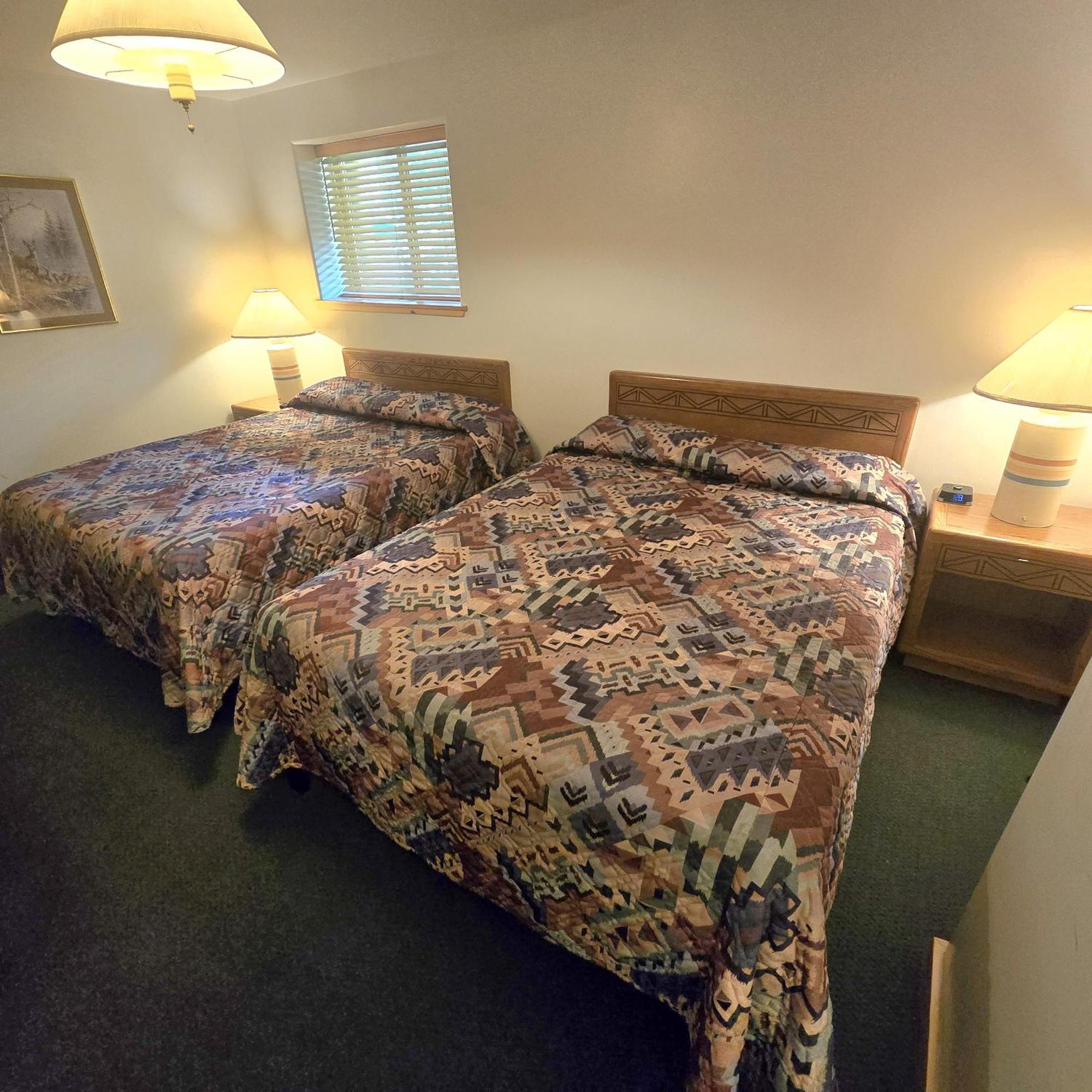 Jared'S Wild Rose Ranch Resort Island Park Room photo