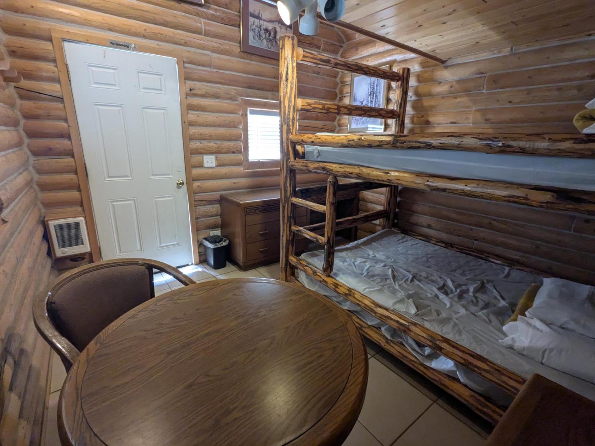 Jared'S Wild Rose Ranch Resort Island Park Room photo
