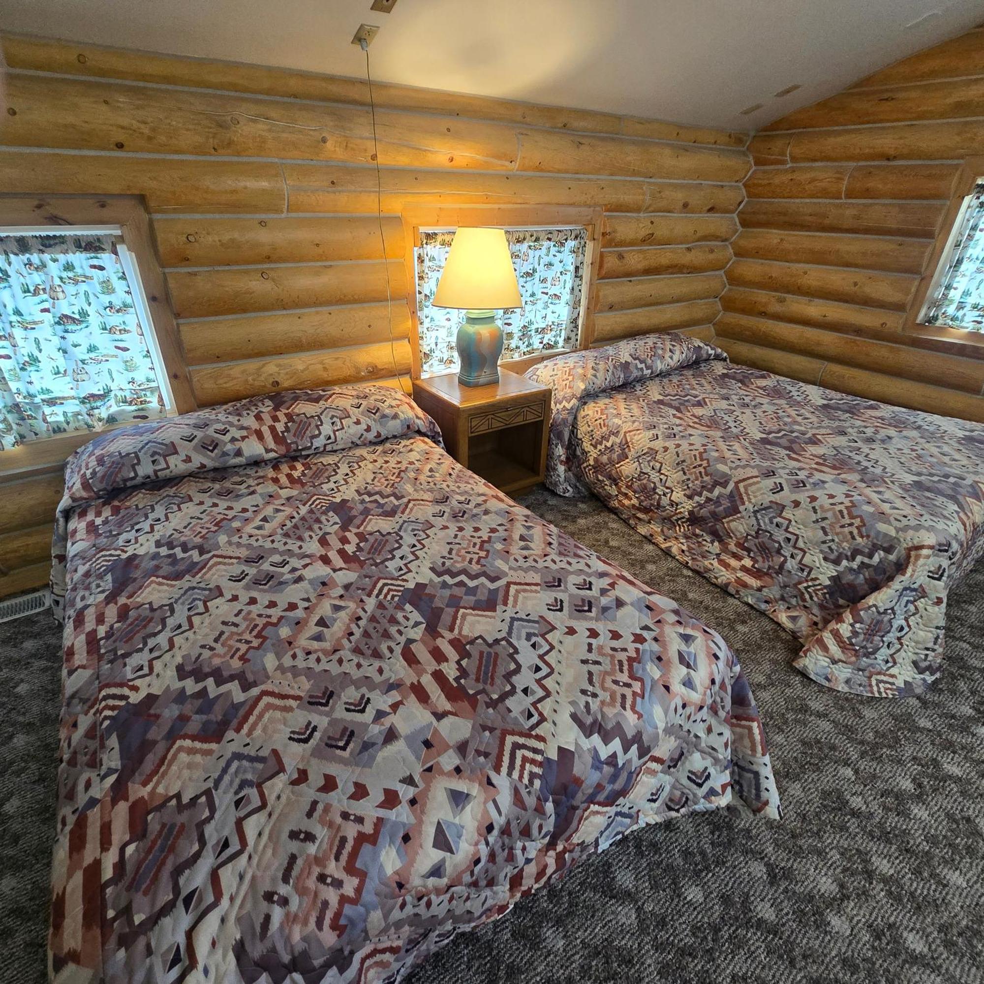 Jared'S Wild Rose Ranch Resort Island Park Room photo