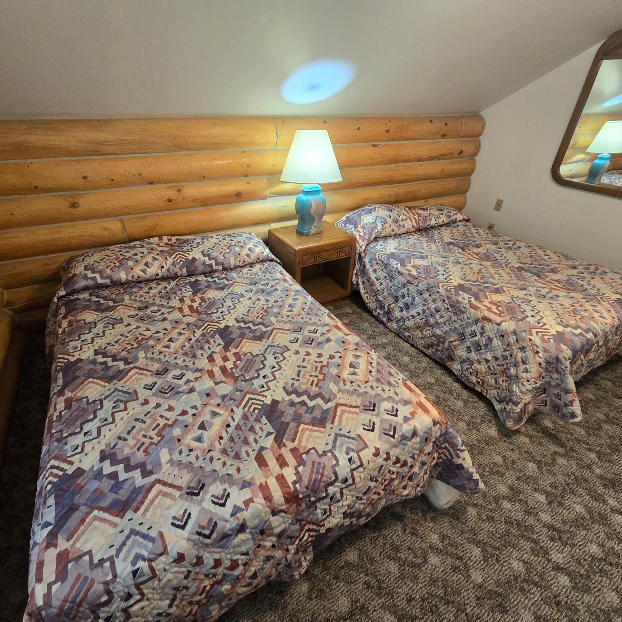 Jared'S Wild Rose Ranch Resort Island Park Room photo