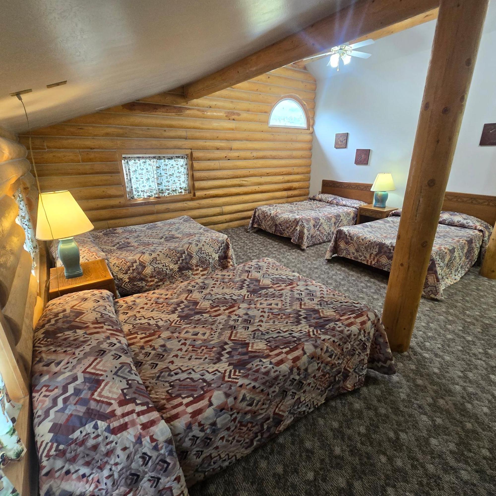 Jared'S Wild Rose Ranch Resort Island Park Room photo