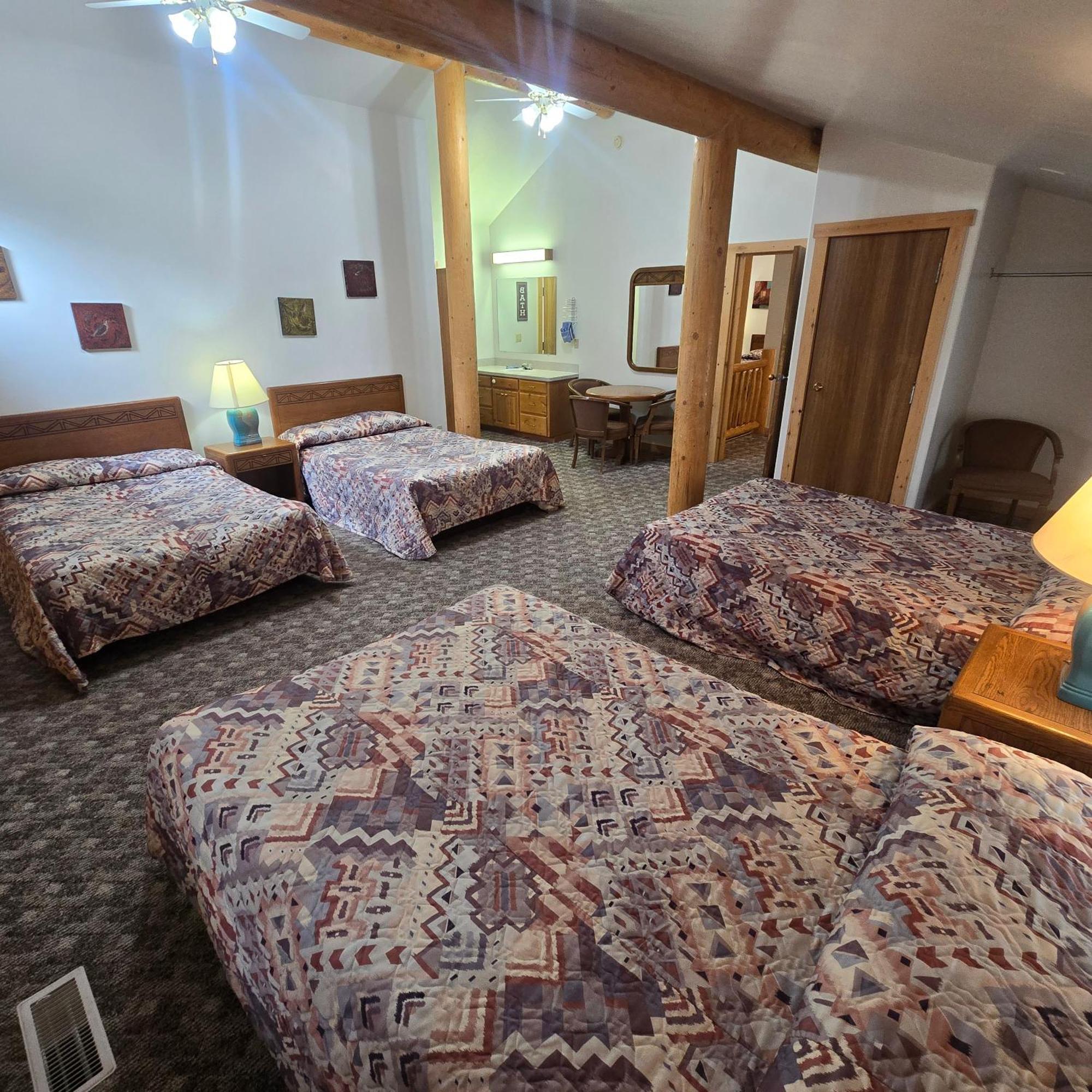 Jared'S Wild Rose Ranch Resort Island Park Room photo